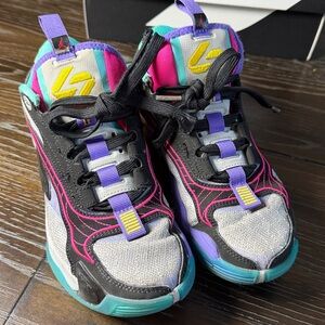 Nike Luka 2 Grade School Basketball Shoes Wolf Grey/Speed Yellow kid Jordans 4.5